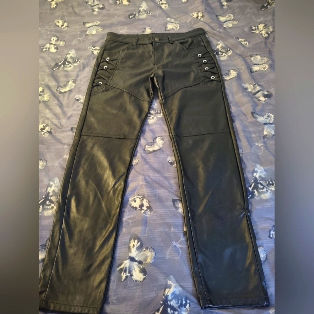 Black leather look pant